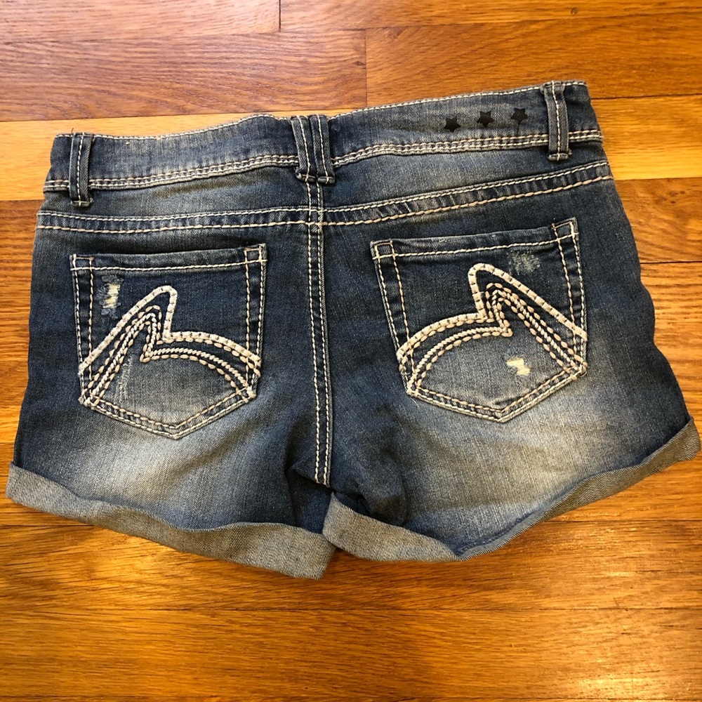 Shorts - Picture 2 of 3
